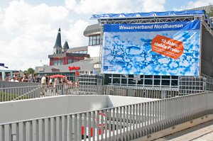 &uuml;berall vetreten